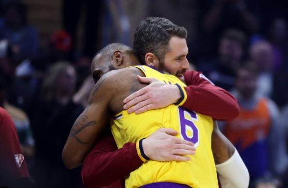 开云官网-从贾巴尔到詹姆斯：传奇的最后一课，叫做让位