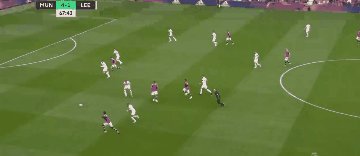 1628951681027099410.gif man lee +3.gif