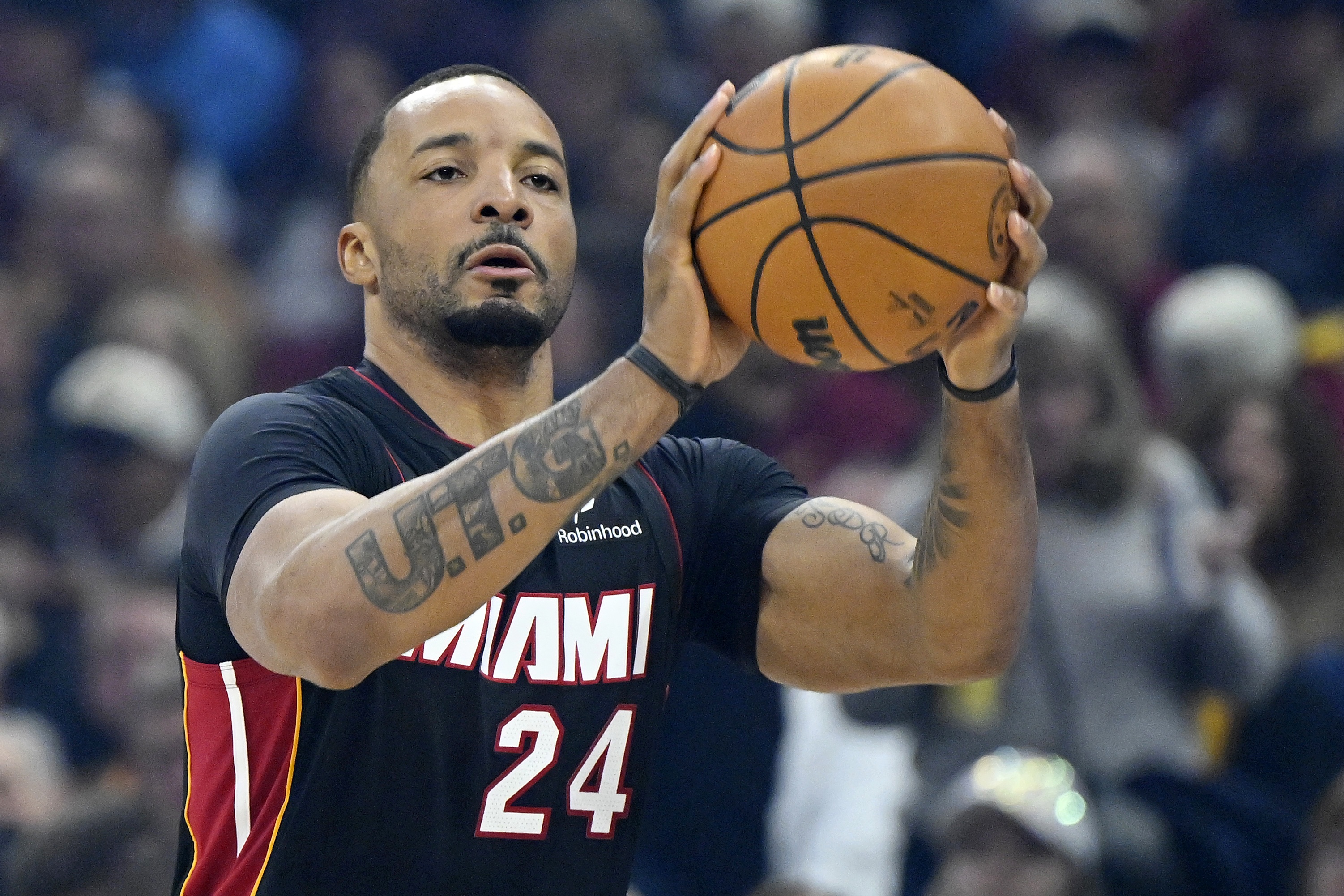 开云官网-热火迎战76人 鲍威尔缺阵 维金斯&amp;哈克斯&amp;希罗出战