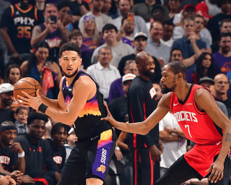 开云体育入口-杜兰特拿到24分&amp;amp;布克空砍31分，杜兰特生涯面对布克11胜2负